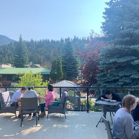 Destination Inn Рейдиум-Хот-Спрингс Экстерьер фото